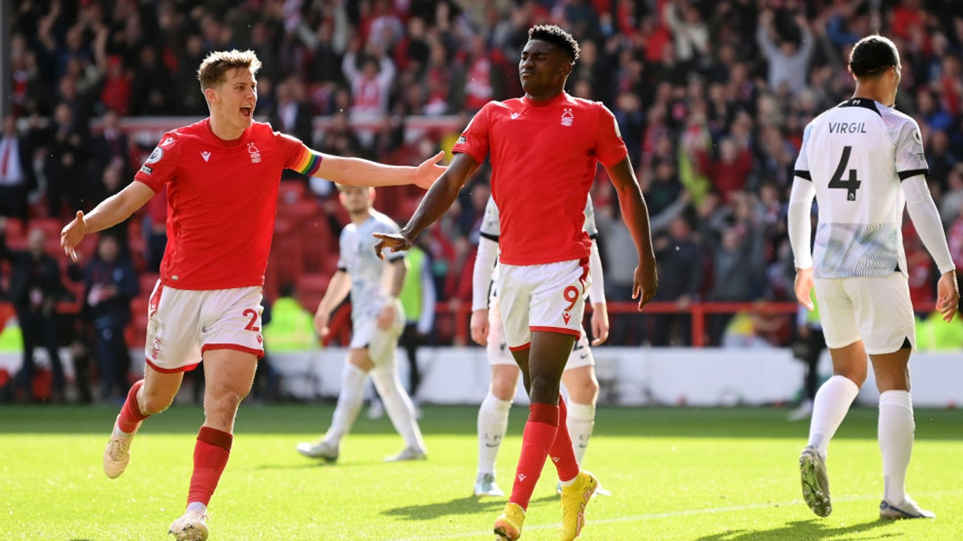 出了难以匹 出了难以匹