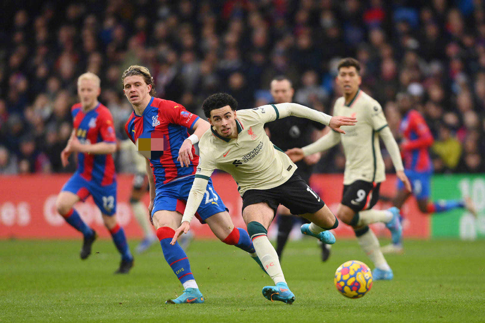 两端较为均 两端较为均